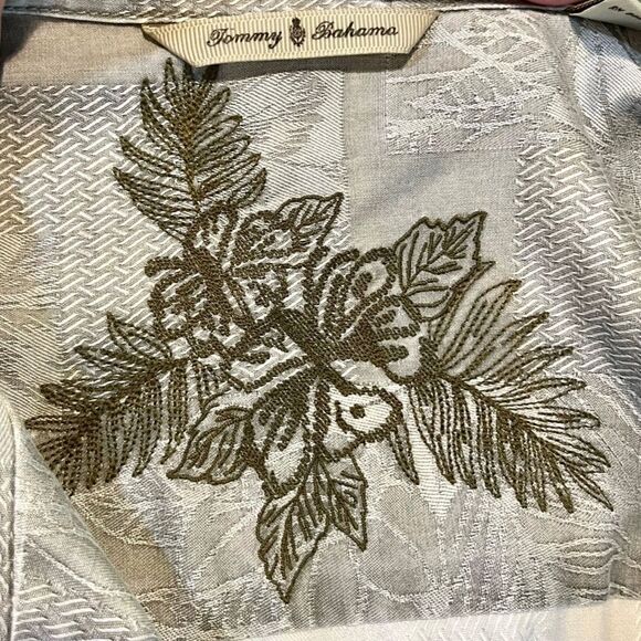 TOMMY BAHAMA 100% Silk Short Sleeve Button Up Shirt Gray Men’s Size Large - Picture 5 of 6
